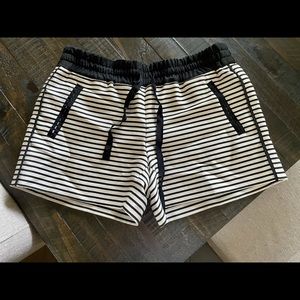 Cream&Black Striped Shorts - Like New - Size 00